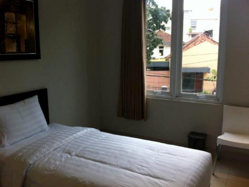 Lj Hotel Μπαντούνγκ Εξωτερικό φωτογραφία