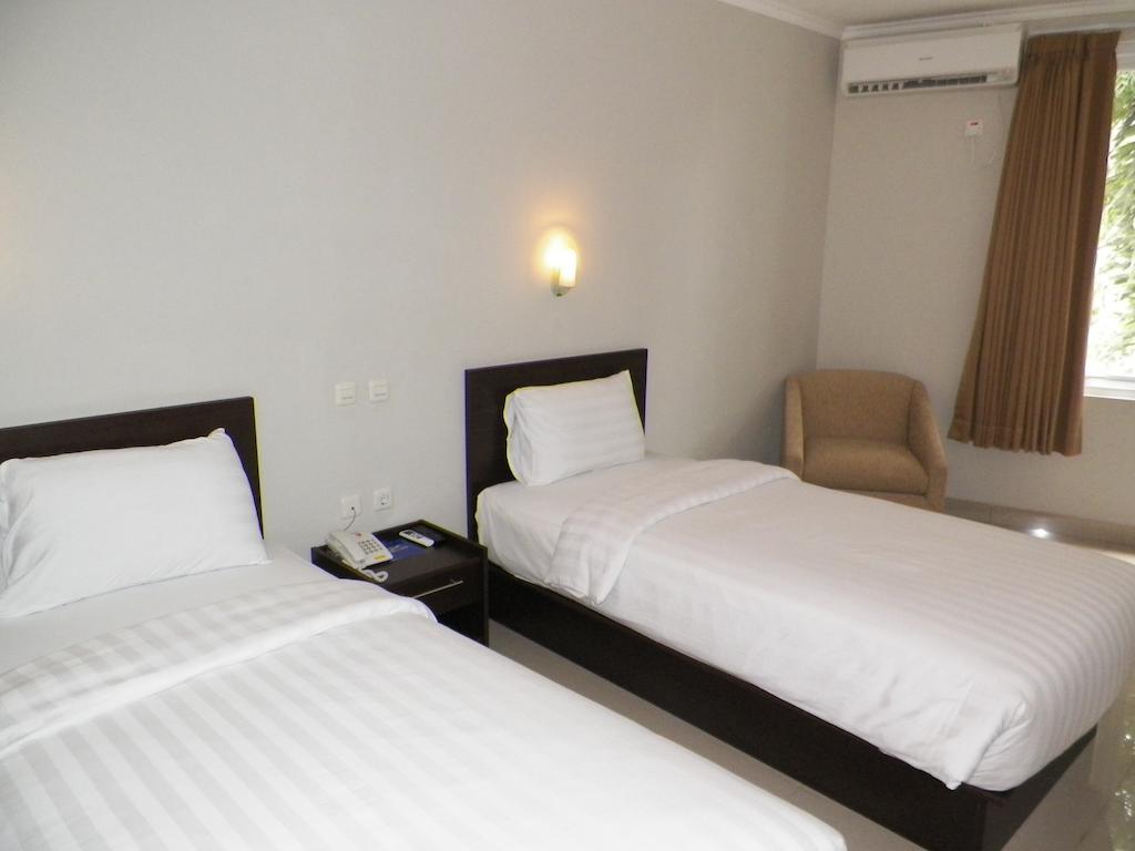 Lj Hotel Μπαντούνγκ Δωμάτιο φωτογραφία